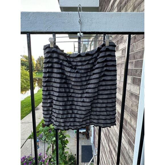 Max Studio Y2K Ruffle Tiered Mini Skirt - Picture 3 of 6